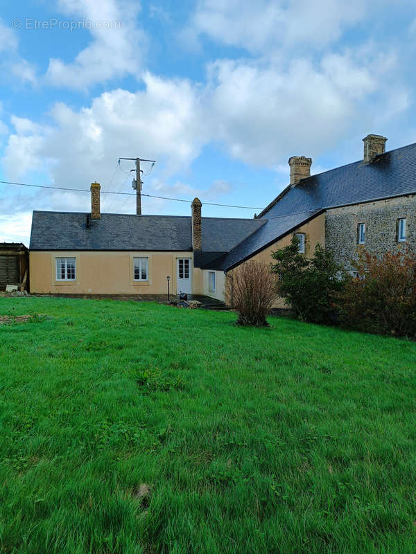 Maison à LONGUES-SUR-MER