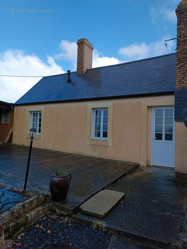 Maison à LONGUES-SUR-MER