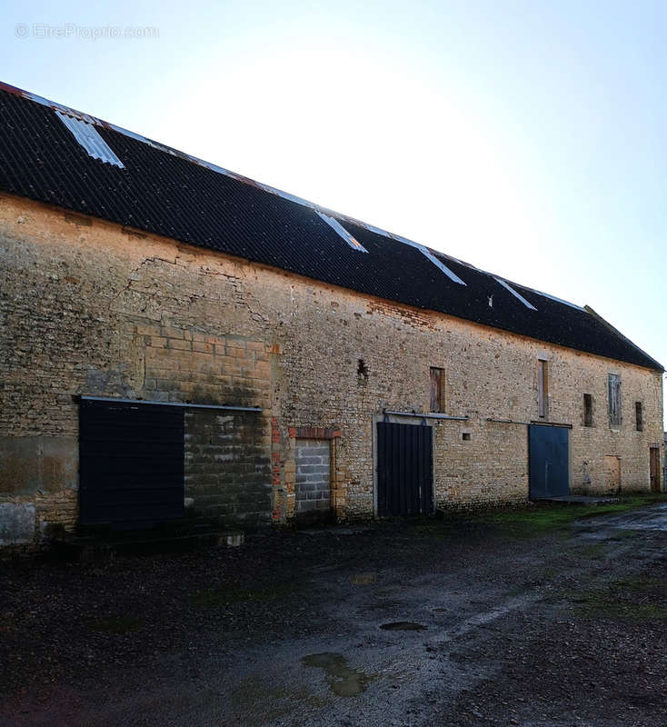 Maison à LONGUES-SUR-MER