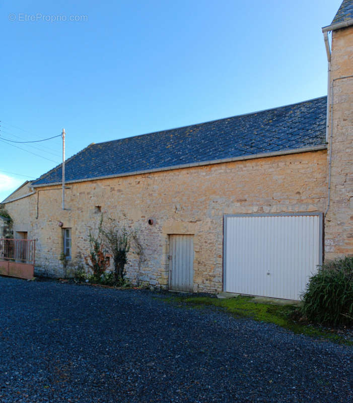 Maison à LONGUES-SUR-MER