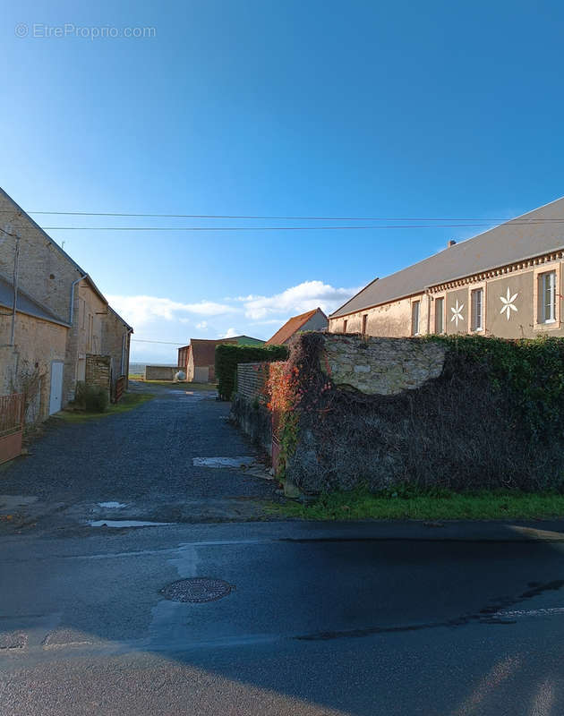 Maison à LONGUES-SUR-MER