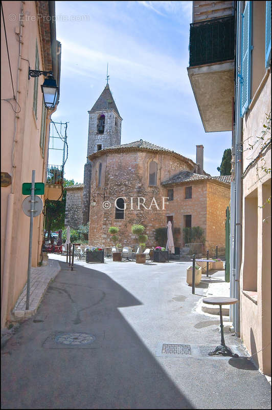 Commerce à TOURRETTES-SUR-LOUP