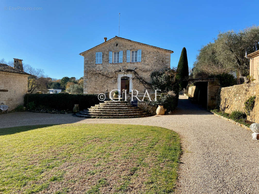 Maison à VALBONNE