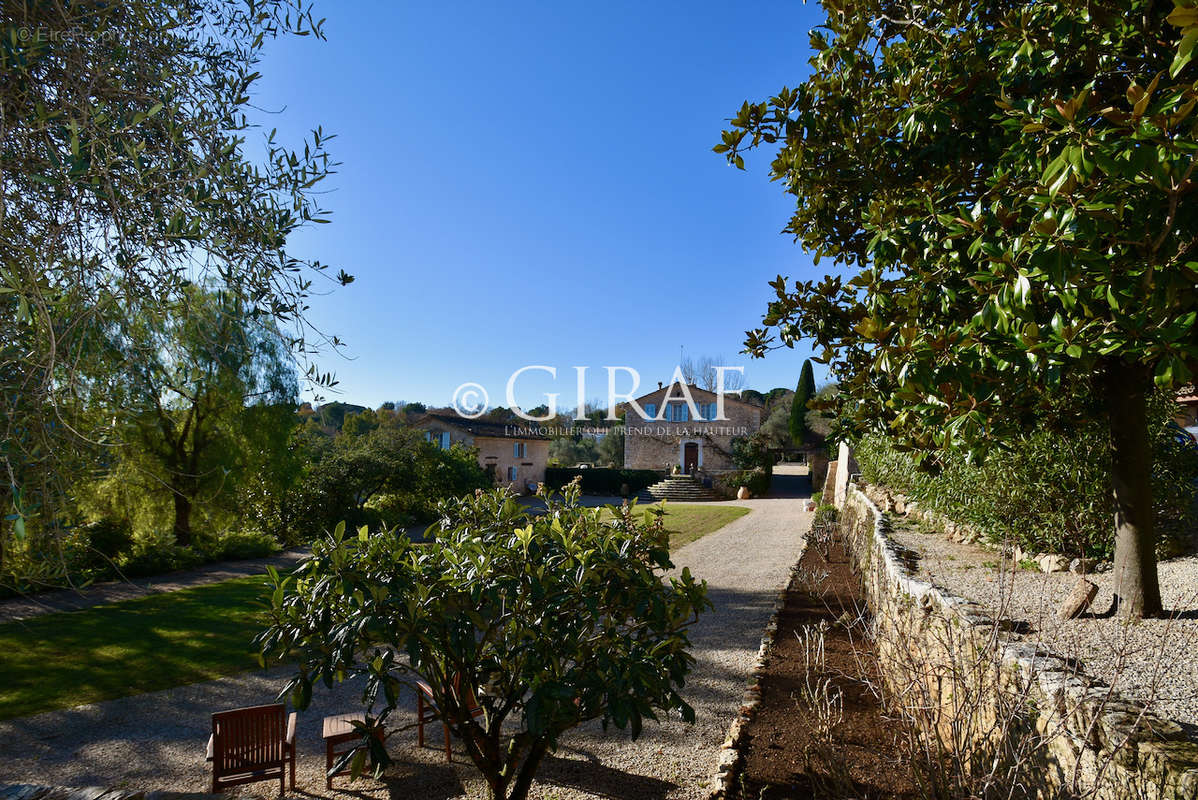 Maison à VALBONNE