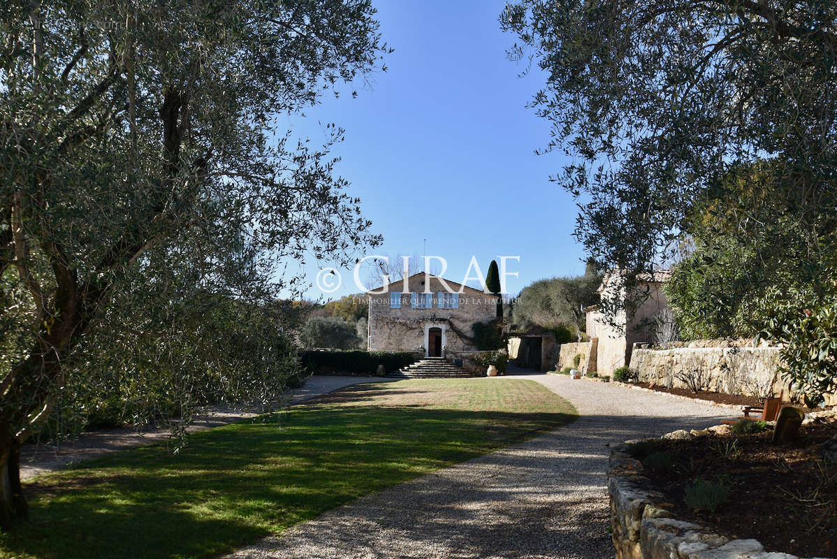 Maison à VALBONNE