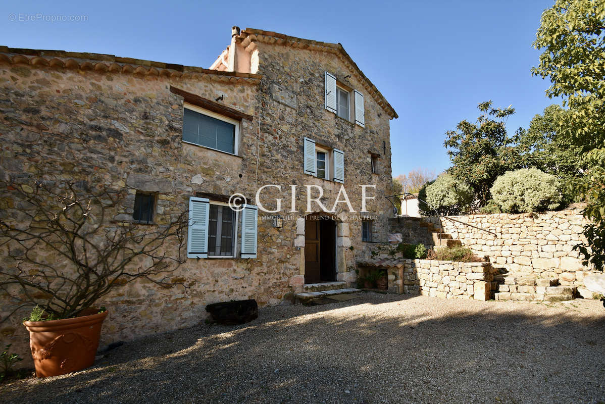 Maison à VALBONNE