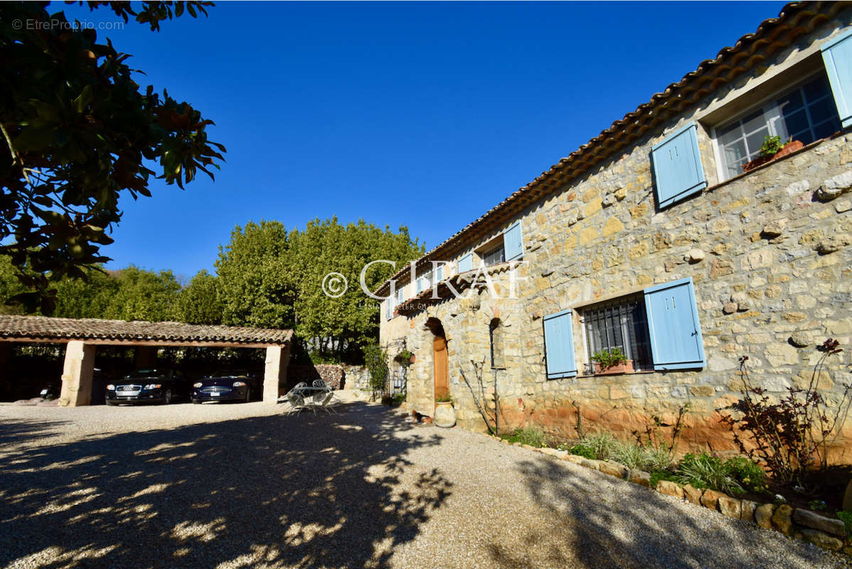 Maison à VALBONNE