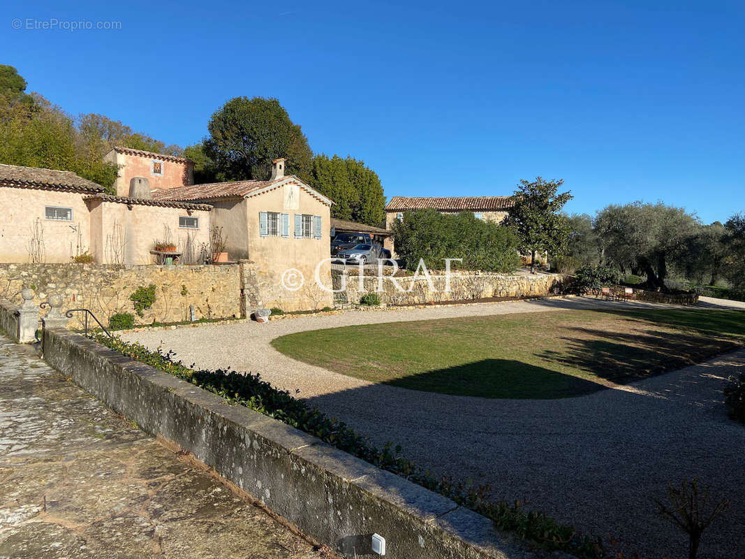 Maison à VALBONNE