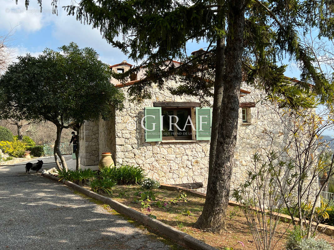 Maison à TOURRETTES-SUR-LOUP