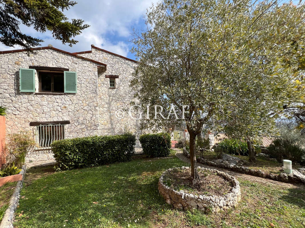 Maison à TOURRETTES-SUR-LOUP