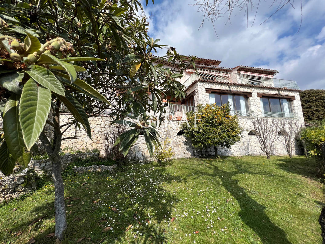 Maison à TOURRETTES-SUR-LOUP