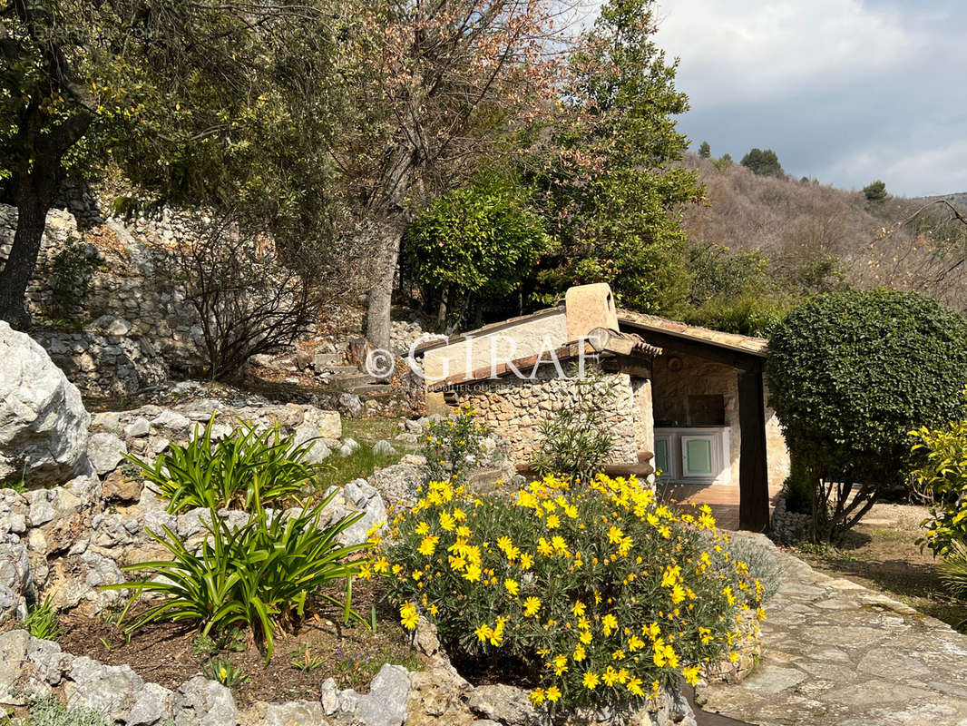 Maison à TOURRETTES-SUR-LOUP