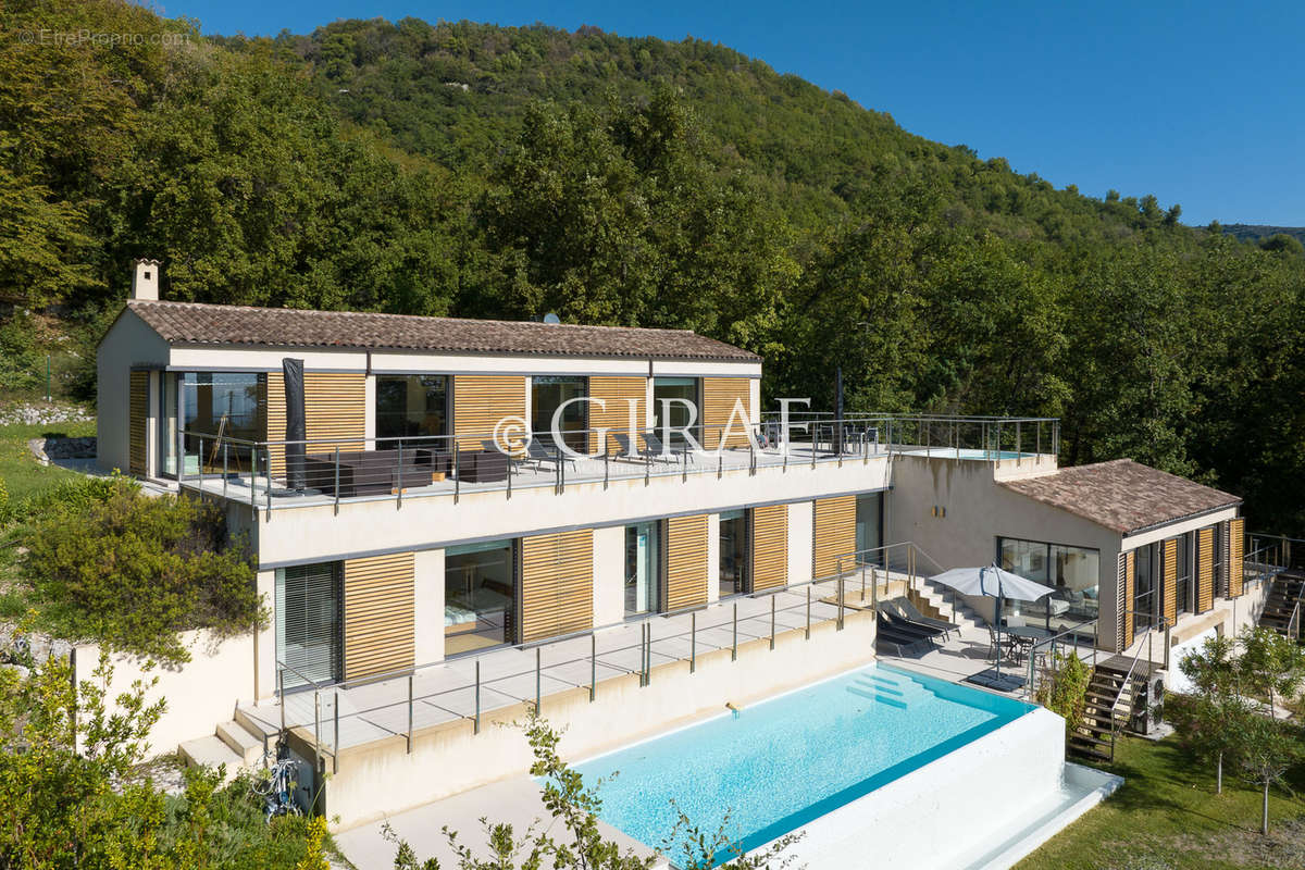 Maison à TOURRETTES-SUR-LOUP