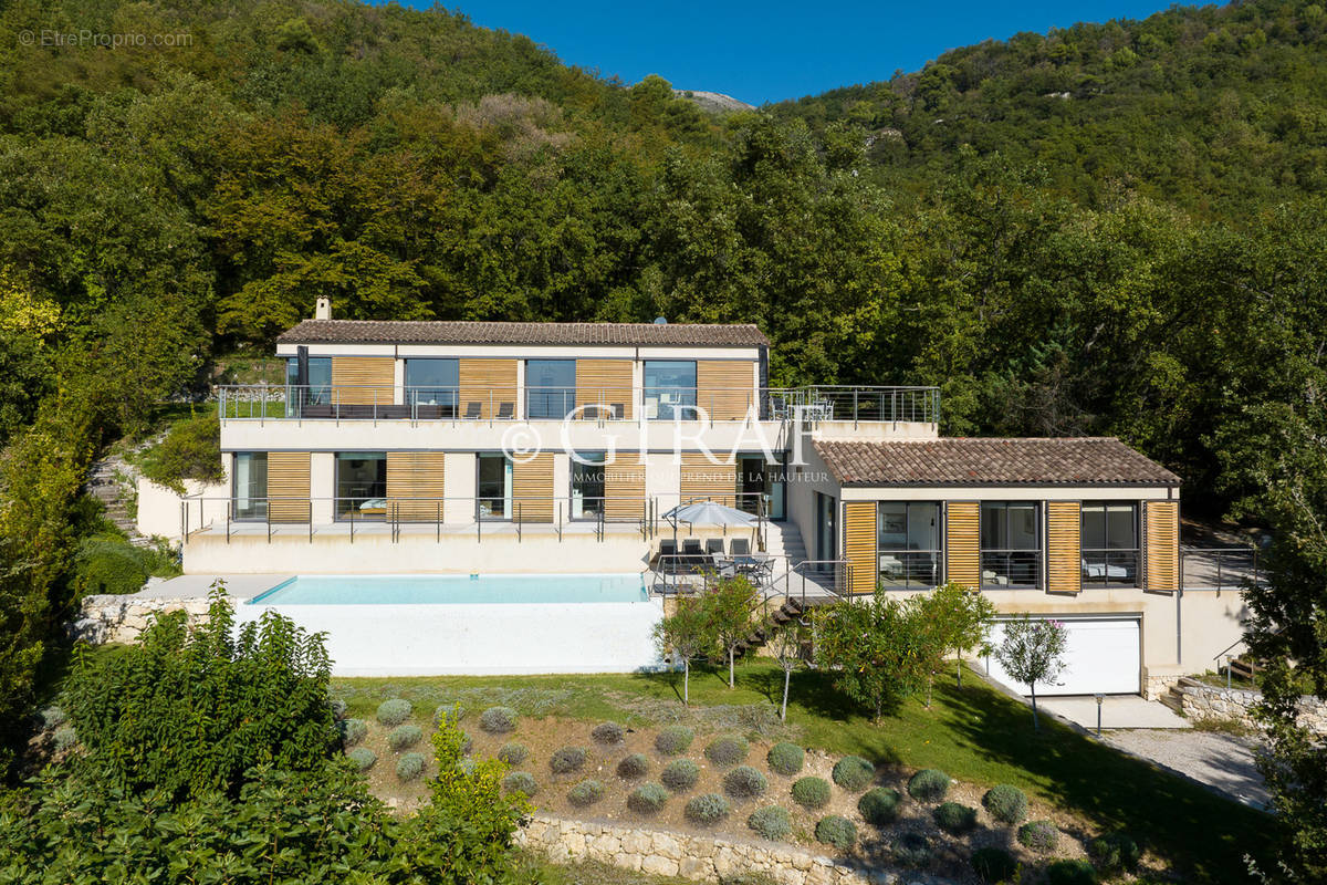 Maison à TOURRETTES-SUR-LOUP