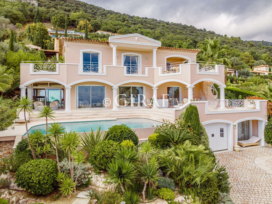 Maison à TOURRETTES-SUR-LOUP