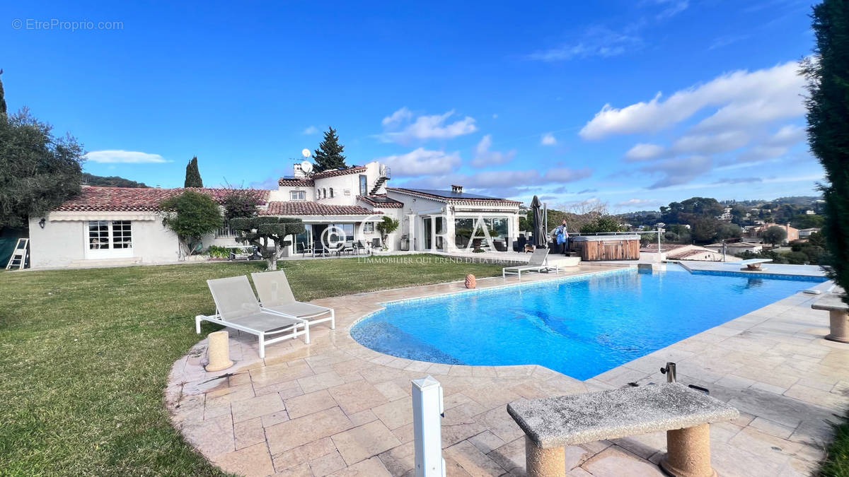 Maison à MOUGINS