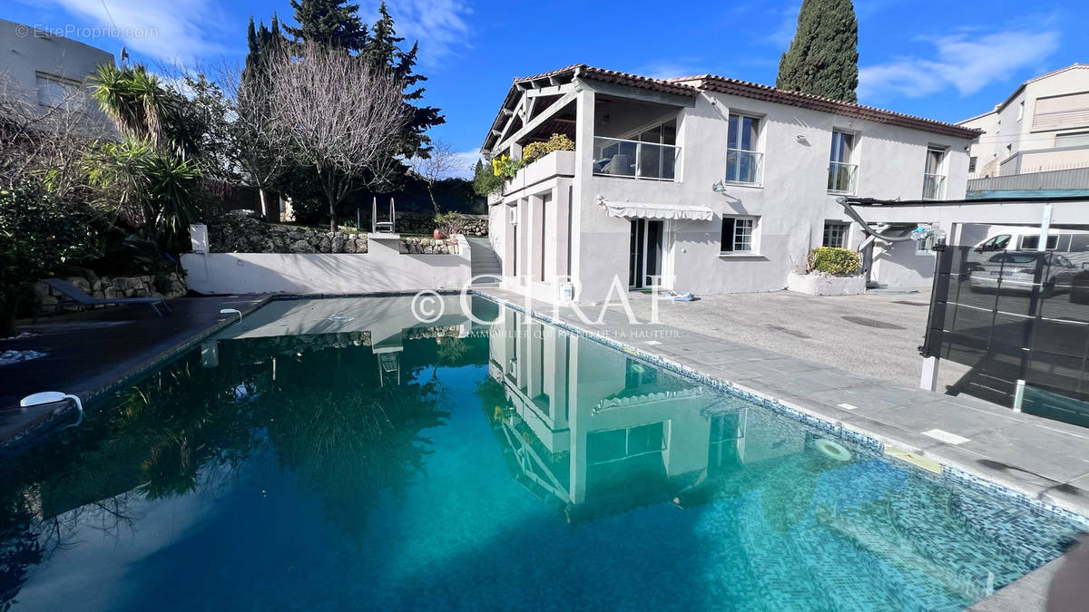 Maison à MOUGINS