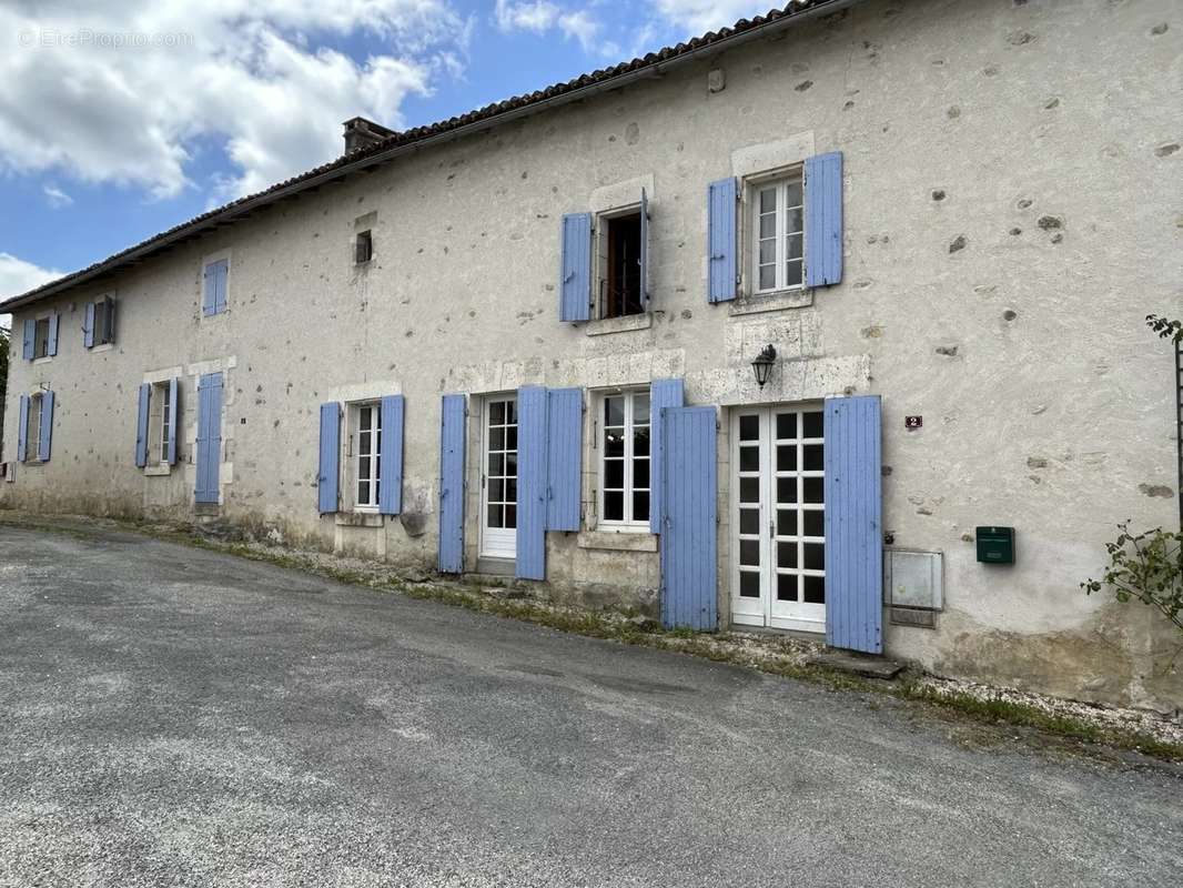 Maison à BROSSAC