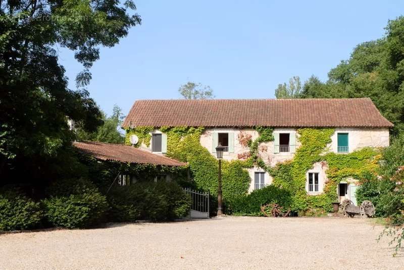 Maison à TOCANE-SAINT-APRE