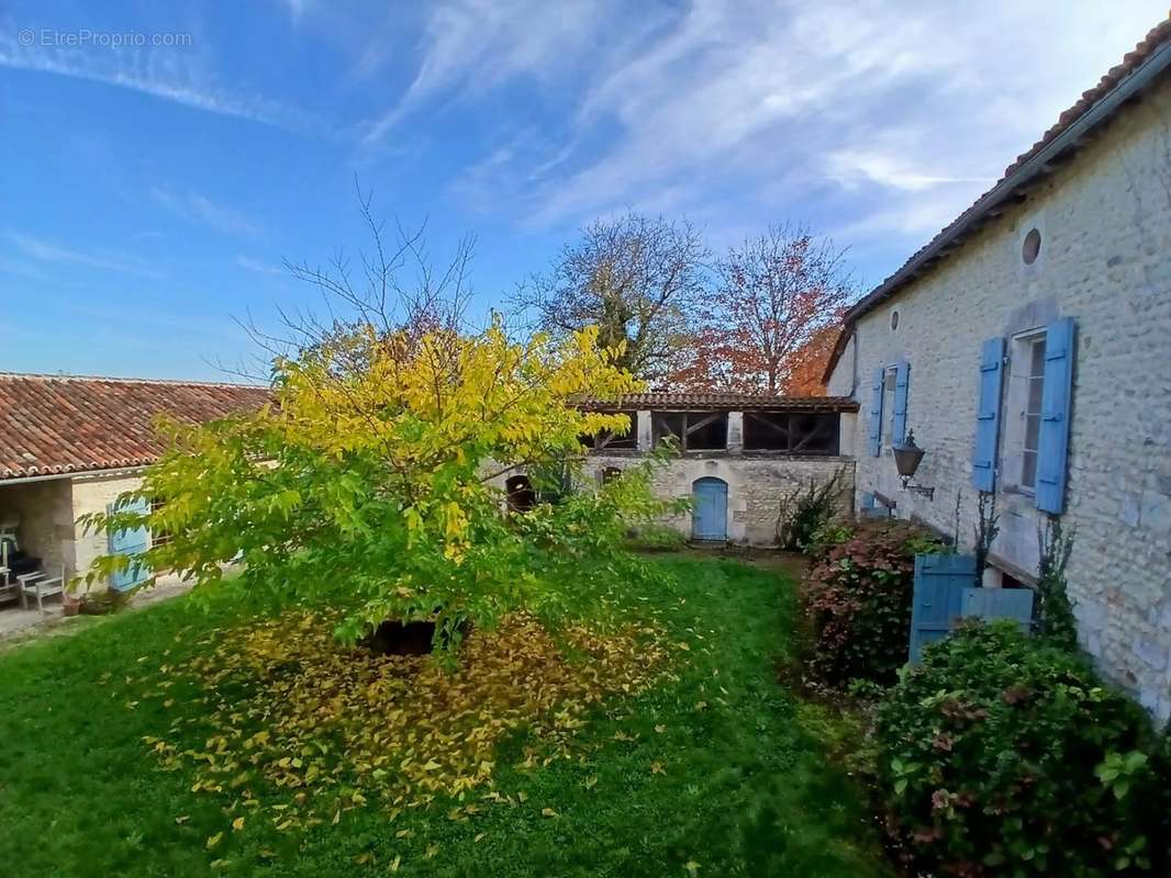 Maison à VERTEILLAC