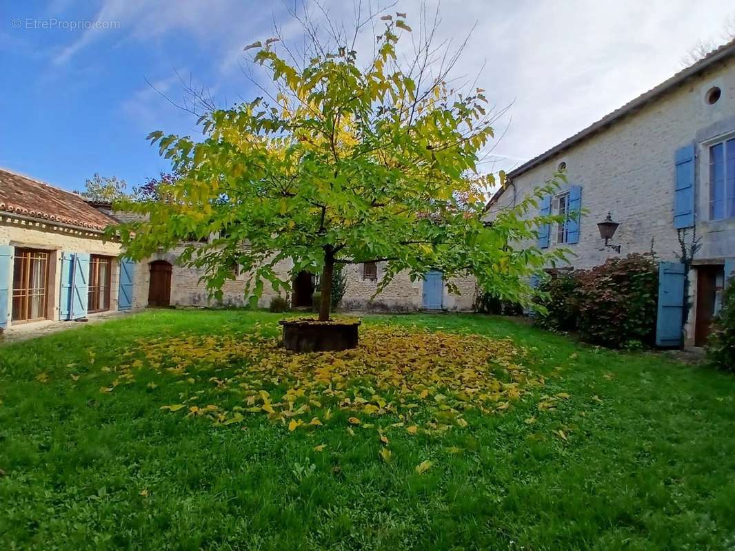 Maison à VERTEILLAC