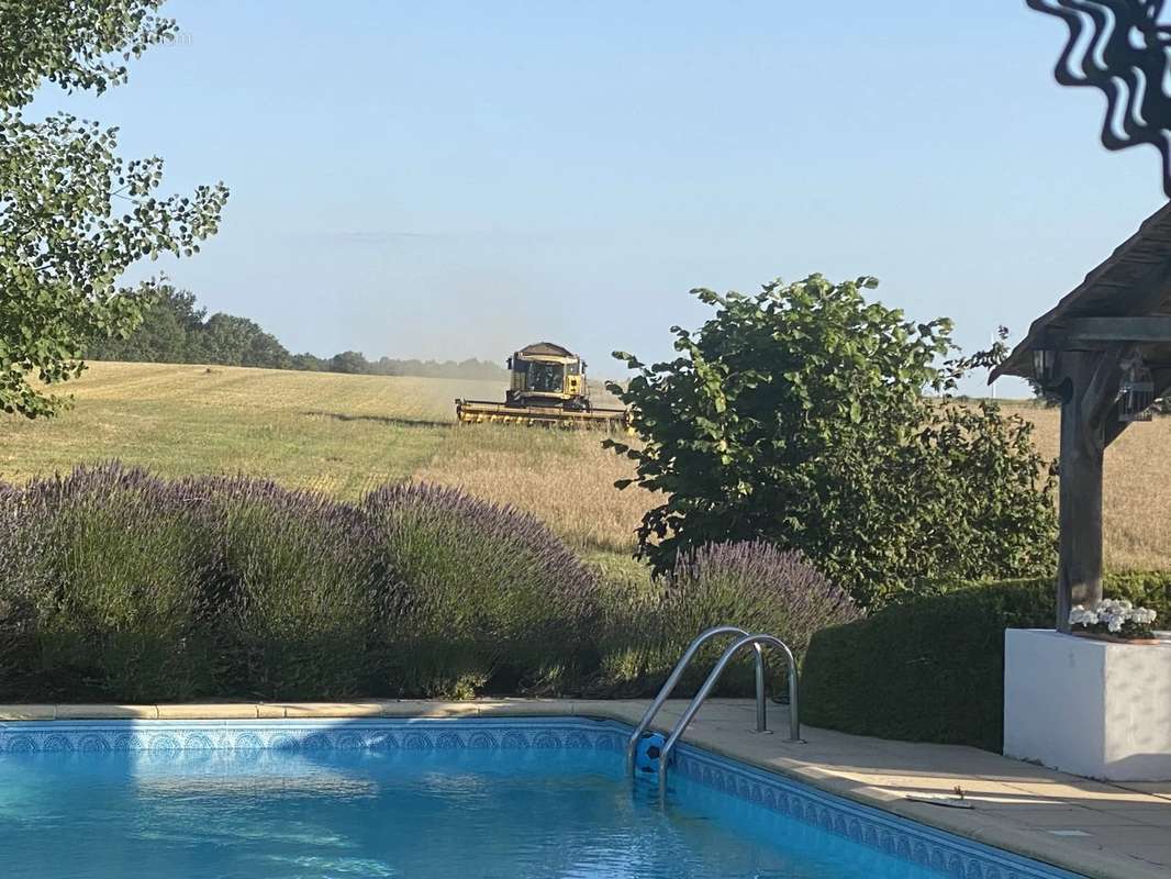 Maison à CHARROUX