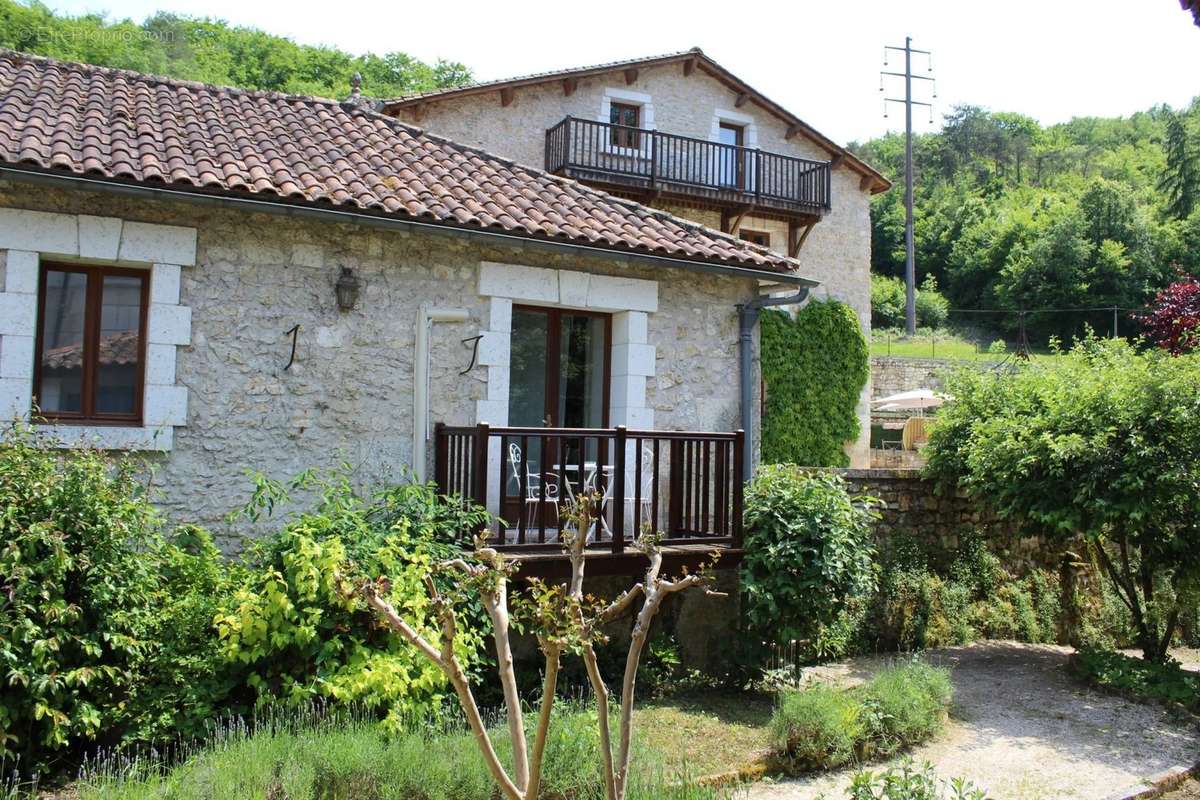 Maison à BOURDEILLES