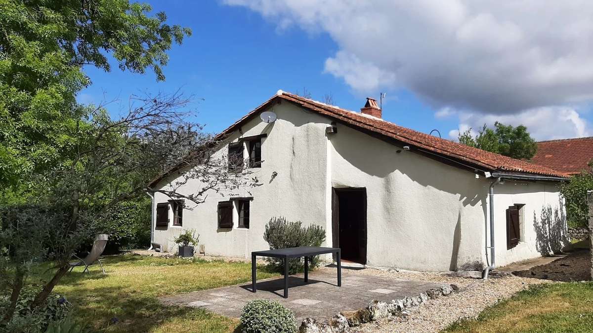 Maison à PONTEYRAUD