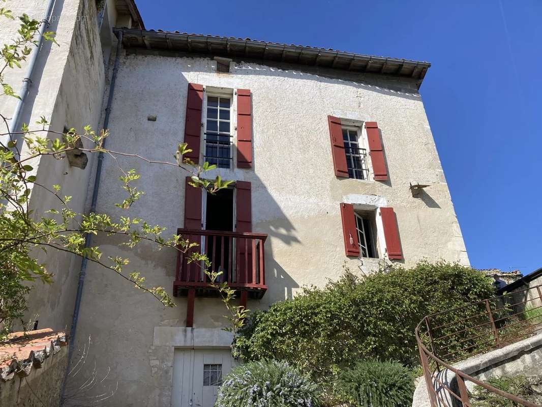 Maison à AUBETERRE-SUR-DRONNE