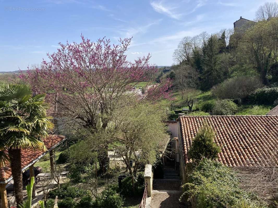 Maison à AUBETERRE-SUR-DRONNE