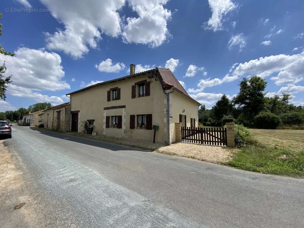 Maison à PONTEYRAUD