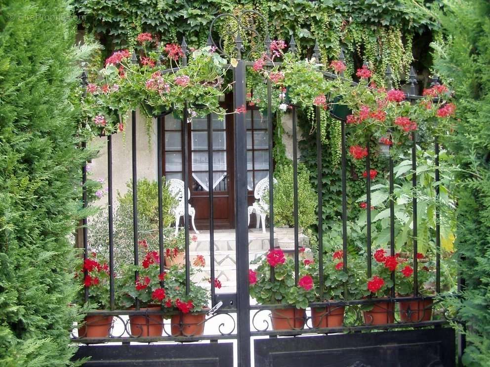 Maison à AUBETERRE-SUR-DRONNE