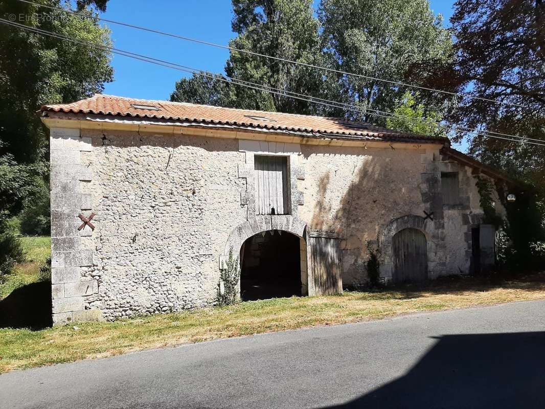 Maison à VERTEILLAC