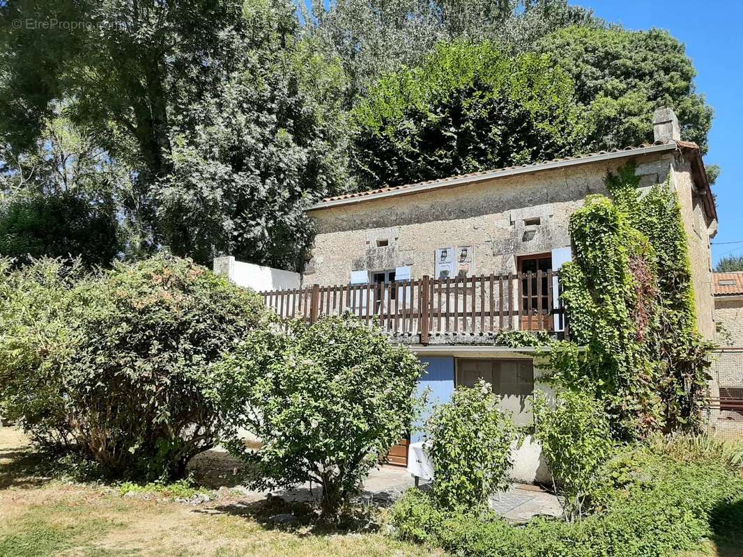 Maison à VERTEILLAC