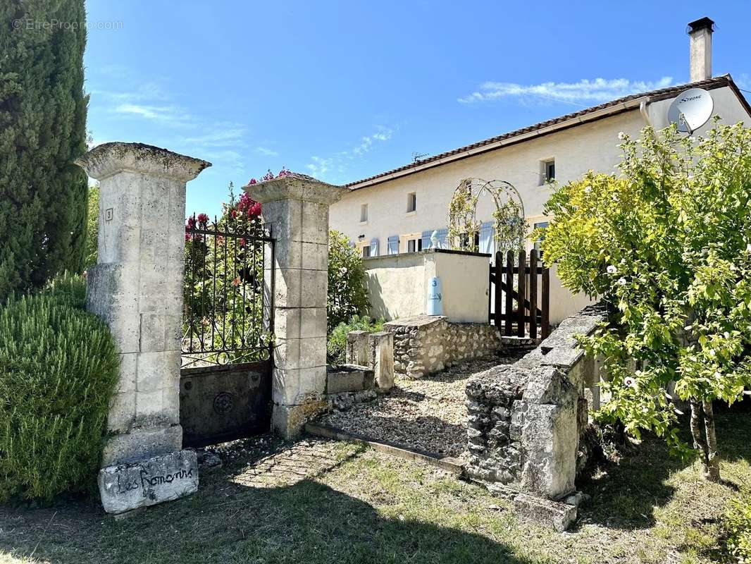 Maison à BONNES