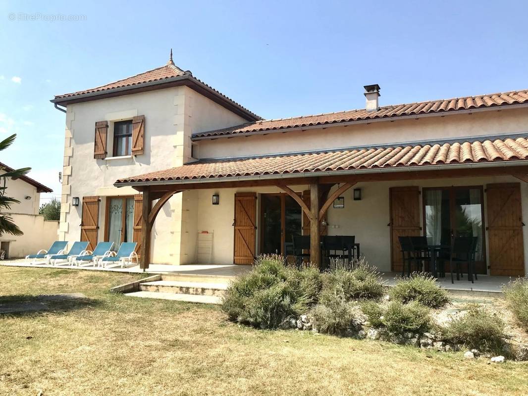 Maison à AUBETERRE-SUR-DRONNE