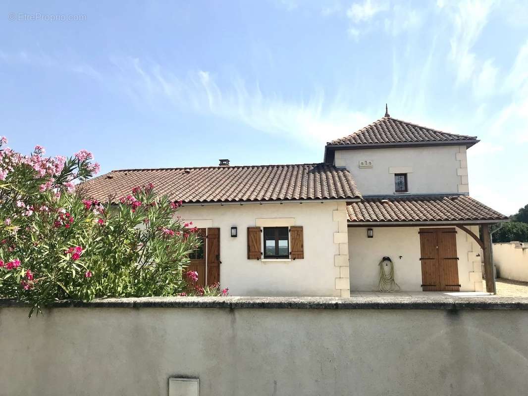 Maison à AUBETERRE-SUR-DRONNE