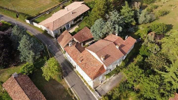 Maison à CHALAIS