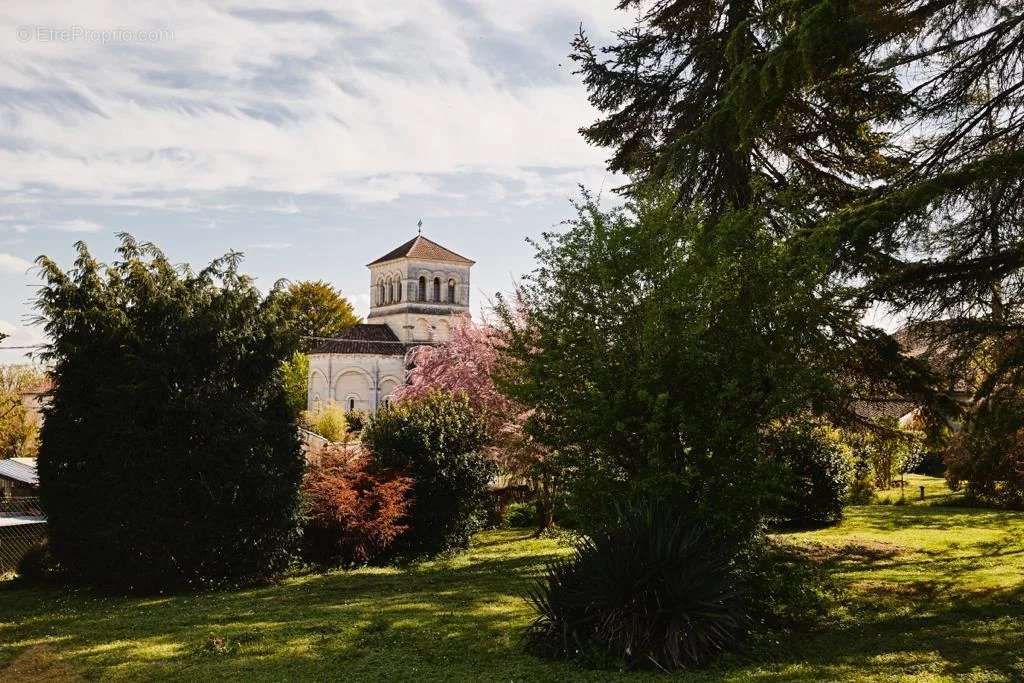 Maison à CHALAIS