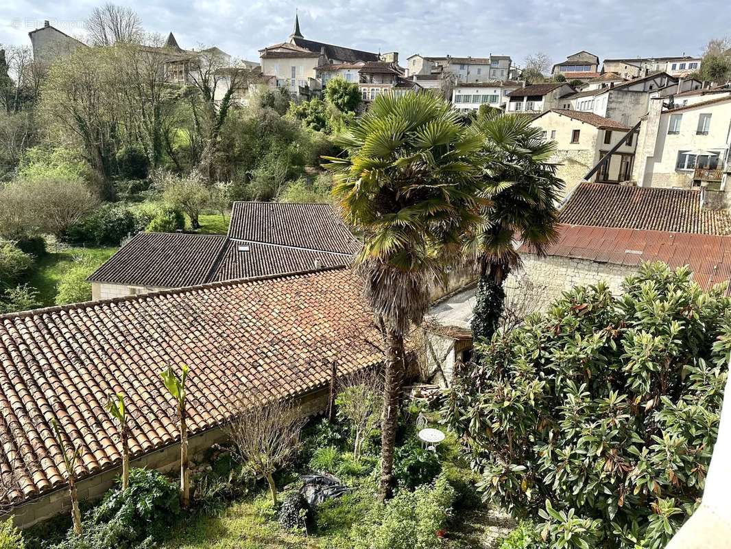 Maison à AUBETERRE-SUR-DRONNE