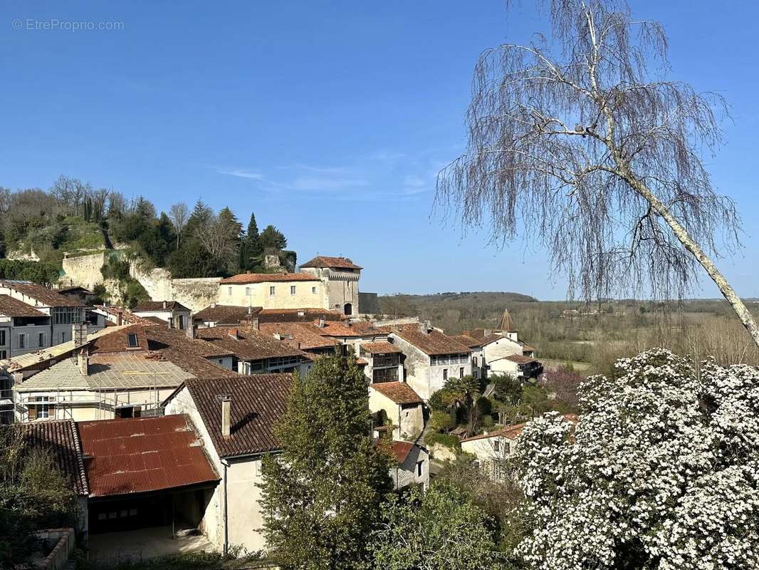 Maison à AUBETERRE-SUR-DRONNE