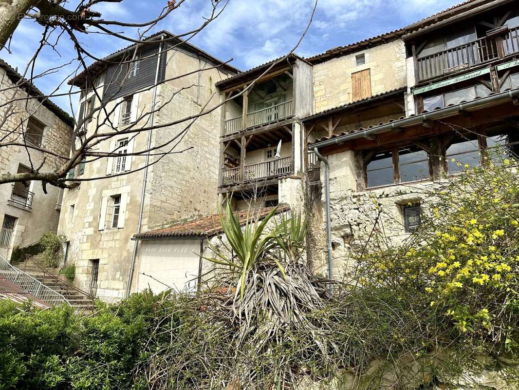 Maison à AUBETERRE-SUR-DRONNE