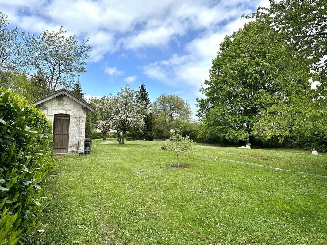 Maison à BONNES