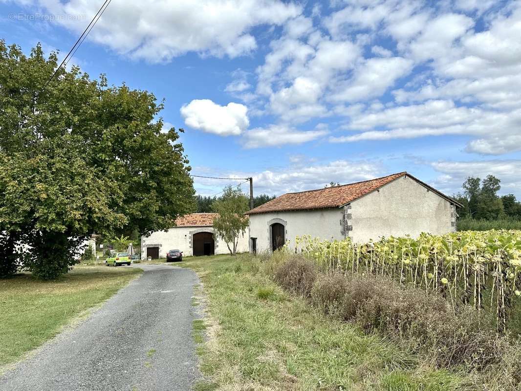 Maison à AUBETERRE-SUR-DRONNE