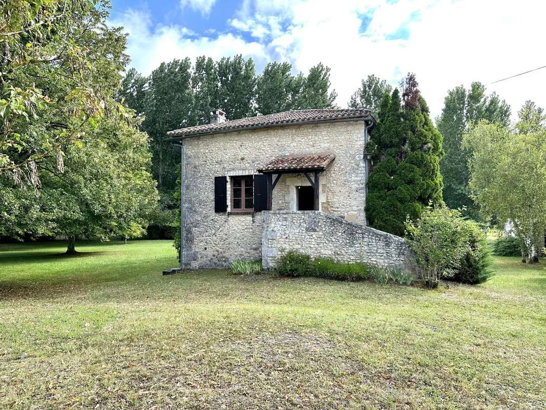 Maison à AUBETERRE-SUR-DRONNE