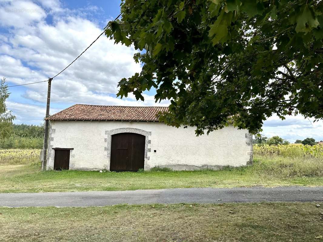 Maison à AUBETERRE-SUR-DRONNE