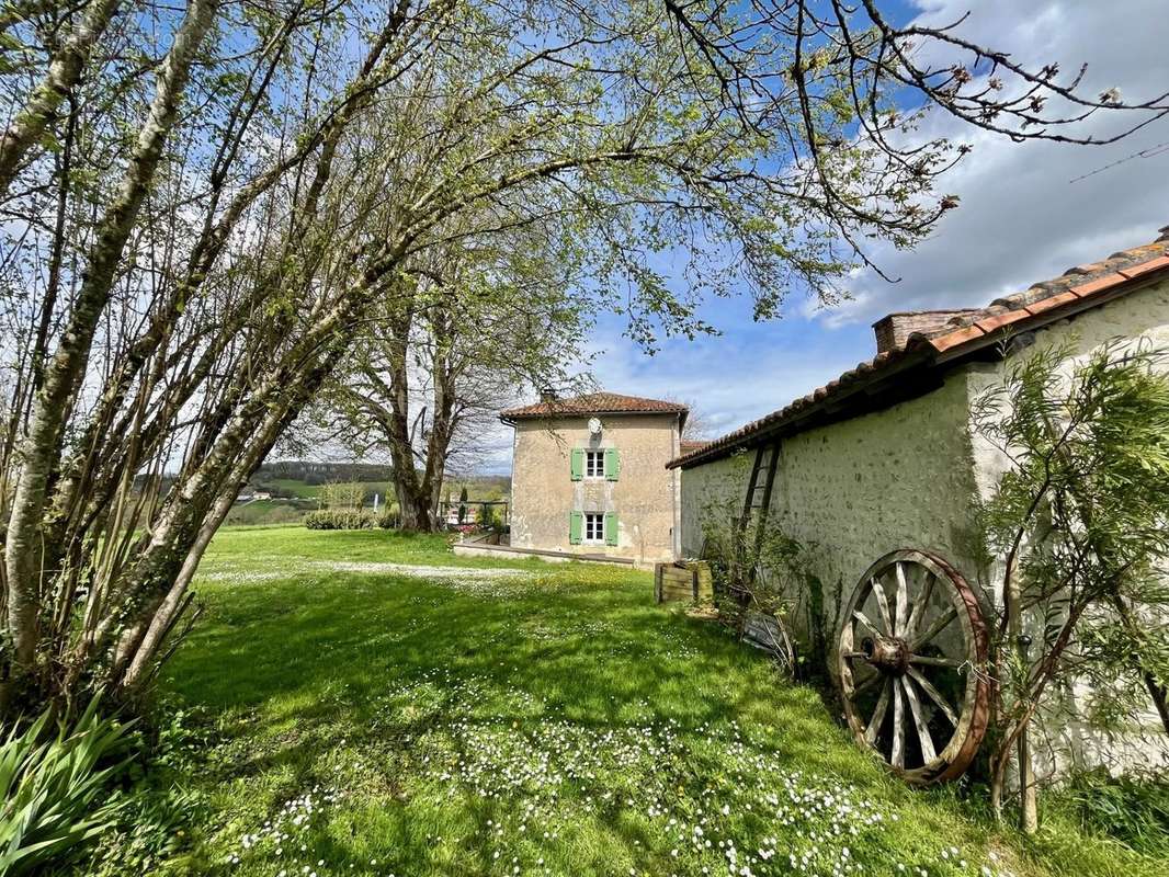 Maison à COURGEAC