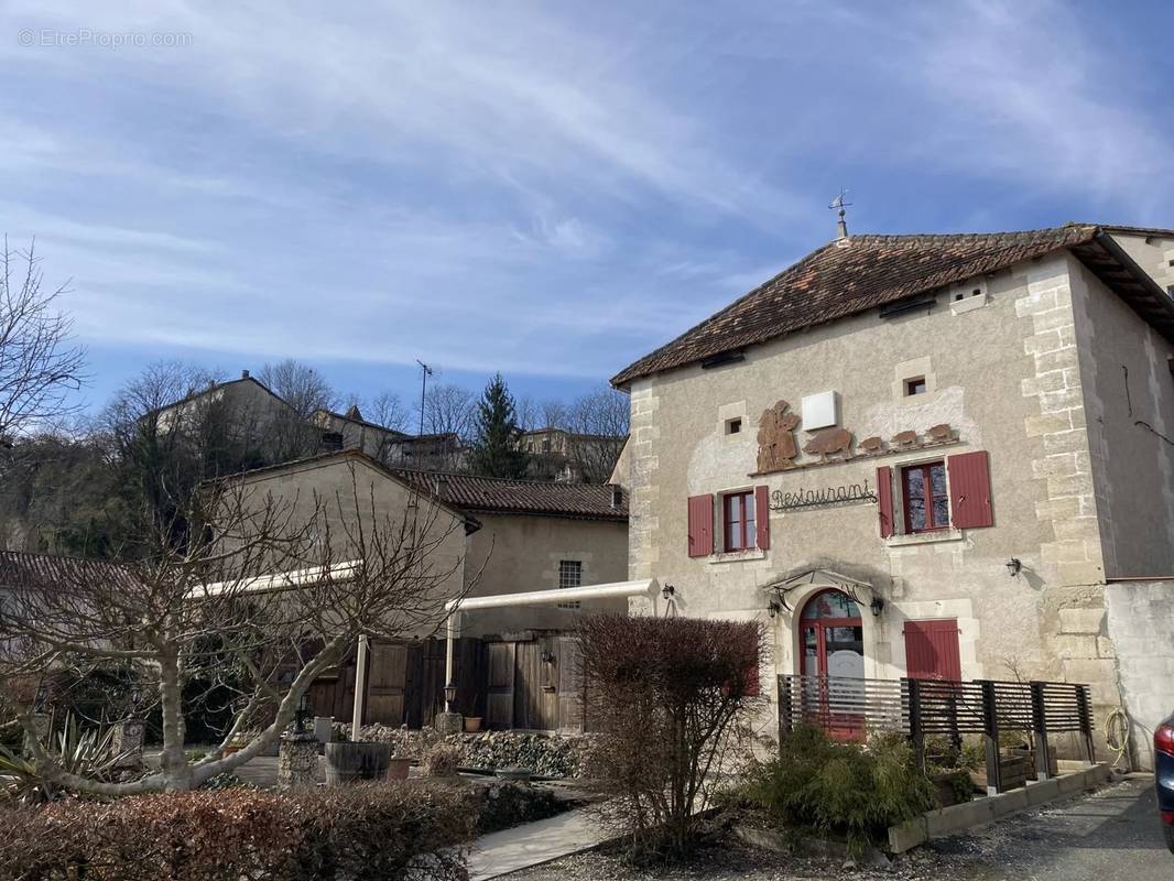 Maison à AUBETERRE-SUR-DRONNE