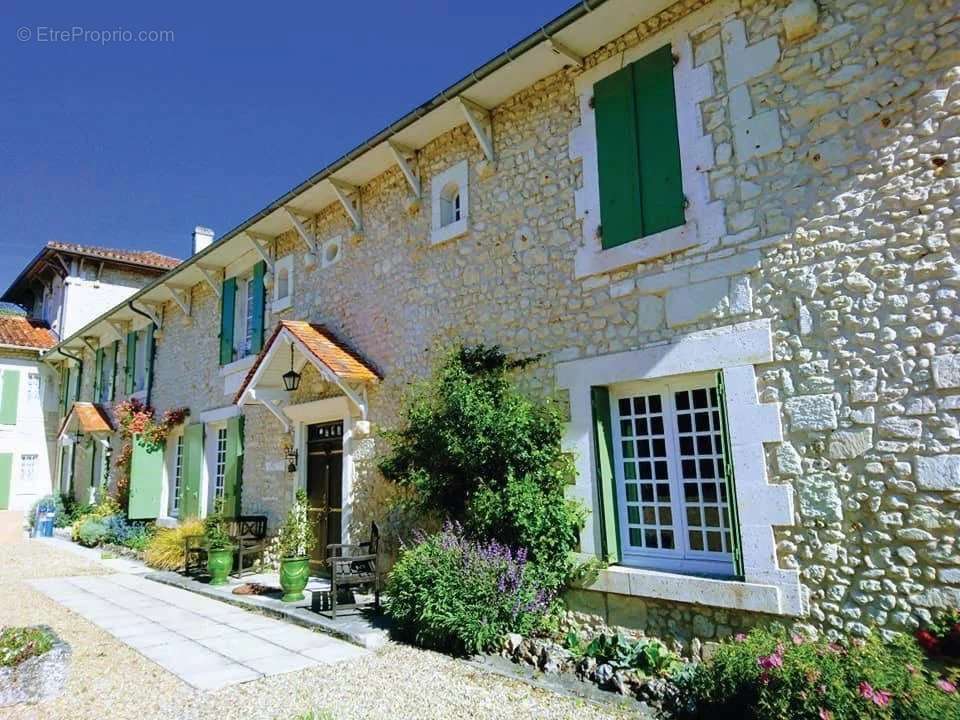 Maison à CHALAIS