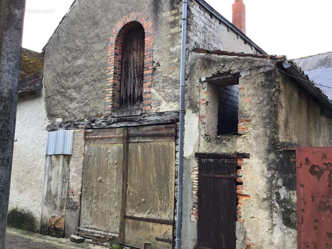 Maison à LUSSAC-LES-EGLISES